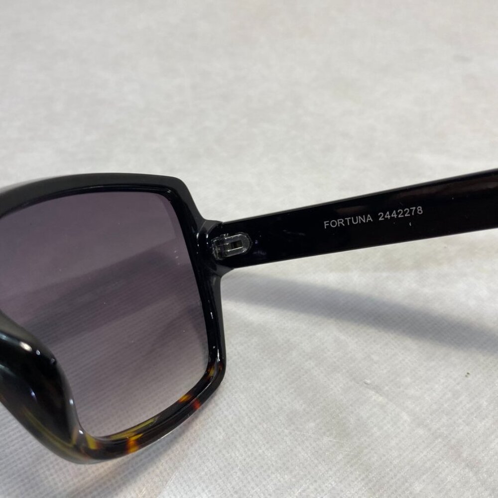 AIRE Fortuna Square Sunglasses Tort Splice Black Gradient - Picture 7 of 11
